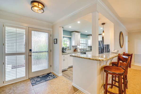 House (3 Bedrooms) | Interior - Canal-front Home w/ Lanai in Cape Coral! (Cape Coral)