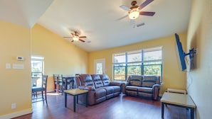Apartment (3 Bedrooms) | Interior - Townhome Near Lake LBJ w/ Deck & Patio! (Horseshoe Bay)