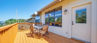 Townhome Near Lake LBJ w/ Deck & Patio!
