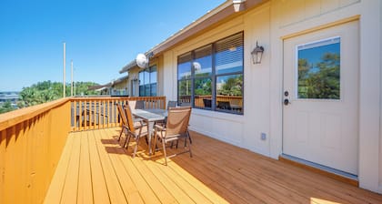 Townhome Near Lake LBJ w/ Deck & Patio!