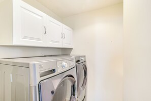 House (3 Bedrooms) | Interior - 2 Mi to Ocean: Long Beach Home w/ Gas Grill! (Long Beach)