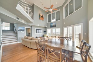 House (5 Bedrooms) | Interior