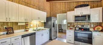 2 Mi to Dtwn: Home w/ Deck & Grill in Payson