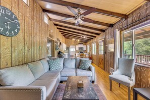 Interior - 2 Mi to Dtwn: Home w/ Deck & Grill in Payson (Payson)