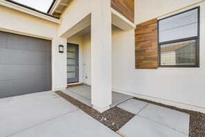 Interior - Goodyear Getaway w/ Grill Near Estrella Mountain! (Goodyear)