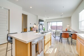 Interior - Goodyear Getaway w/ Grill Near Estrella Mountain! (Goodyear)