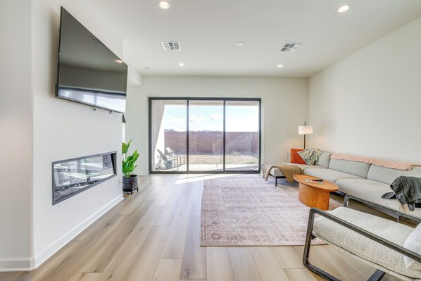 Interior - Goodyear Getaway w/ Grill Near Estrella Mountain! (Goodyear)