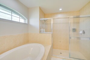 Interior - Canal-view Home w/ Grill in Cape Coral! (Cape Coral)