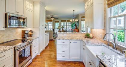 Upscale Home at Lake Oconee - Family Friendly!