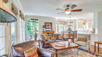 House (5 Bedrooms) | Interior
