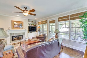 House (5 Bedrooms) | Interior