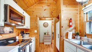 Interior - 'bear Acres Getaway' Cabin w/ Deck in Townsend! (Townsend)
