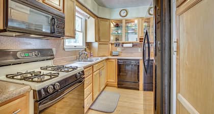 Peaceful Home Near Youngstown: Fenced Backyard!