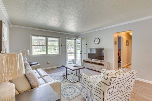 Peaceful Home Near Youngstown: Fenced Backyard!