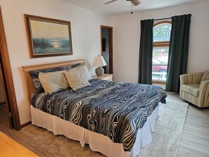 3 bedrooms, desk, WiFi