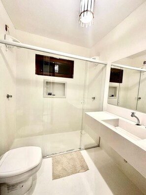 Comfort House | Bathroom | Towels, toilet paper - Casa nobre Trancoso  (Porto Seguro)