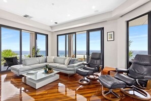 House - Bella Vista Heated Pool Spa With Stunning View (Mount Martha)