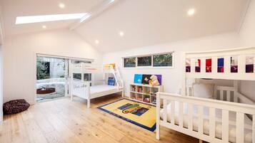 House | 5 bedrooms, Internet