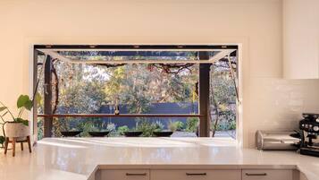 House | 5 bedrooms, Internet