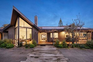 House | 5 bedrooms, Internet - Galene Getaway Walk to Beach Pool Fire (Mount Martha)