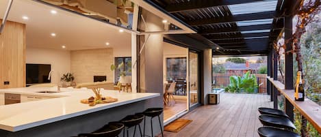 House | 5 bedrooms, Internet