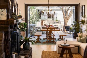 House | 6 bedrooms, desk, Internet - Bella s Cottage Spa Sauna Large Groups (Yarra Glen)