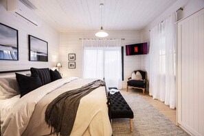 6 bedrooms, desk, Internet - Bella s Cottage Spa Sauna Large Groups (Yarra Glen)