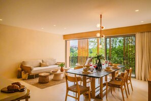 Smart TV, fireplace, offices - Divine 2BR w Pool | Gym | Yoga Classes| Restaurant (Tulum)