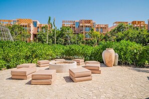 Terrace/patio - Divine 2BR w Pool | Gym | Yoga Classes| Restaurant (Tulum)