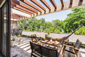 Outdoor dining - Divine 3BR PH Private Jacuzzi | Pools | SPA | Yoga (Tulum)