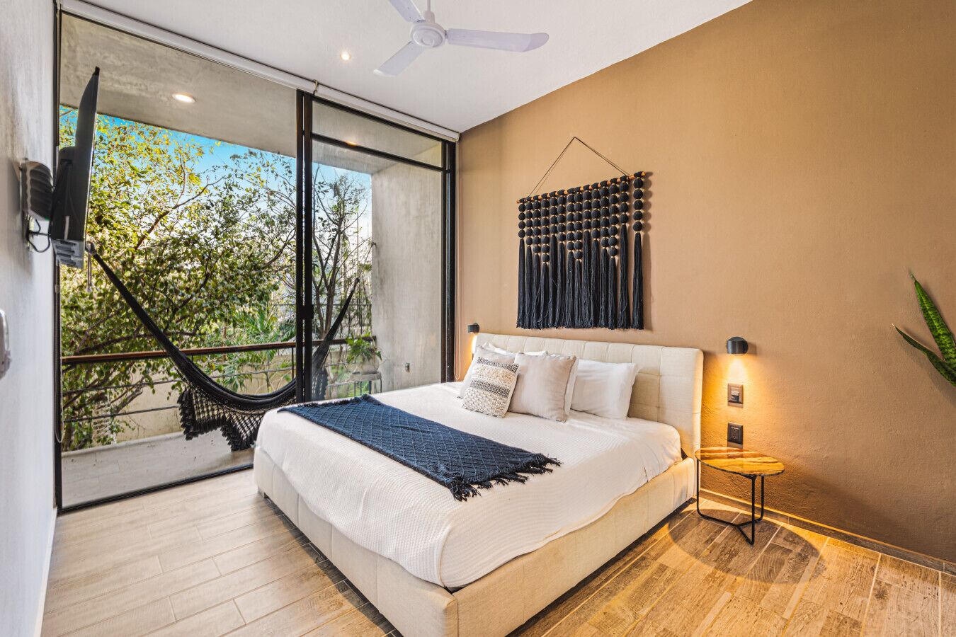 4 habitaciones, tabla de planchar con plancha y wifi gratis 