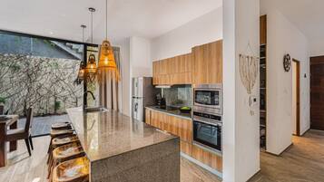 Fridge, microwave, oven, stovetop