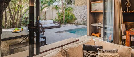 تلفزيون ذكي، ألعاب فيديو، تنس طاولة