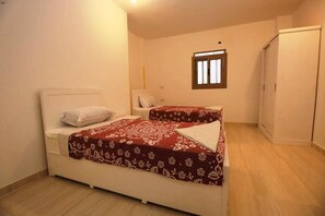 Luxe beddengoed, verduisterende gordijnen, gratis wifi, beddengoed