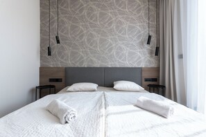 1 chambre, bureau, fer et planche à repasser, Wi-Fi