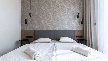 Skrivebord, strygejern/strygebræt, Wi-Fi, sengetøj