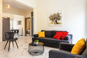 TV, offices - Zografou Bright Getaway - Athens City Escape (Zografou)