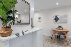 Interior - Central 2-BR City Sanctuary - Commuter-Friendly (Washington DC)