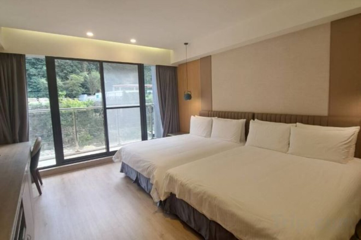 Mountain Veiw 2 Double Beds