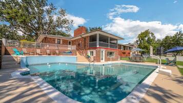 Casa, 4 habitaciones | Alberca