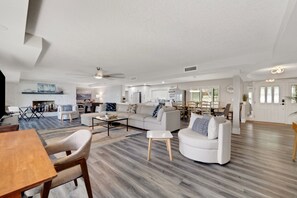 House, 4 Bedrooms | Living area | Smart TV, streaming services