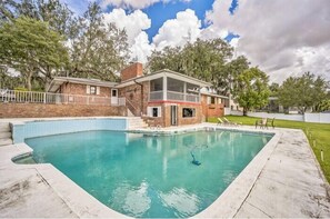 Huis, 4 slaapkamers | Zwembad | Een buitenzwembad