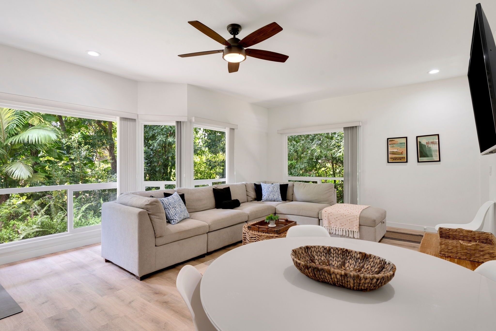 House, 5 Bedrooms | Living area | Smart TV, streaming services