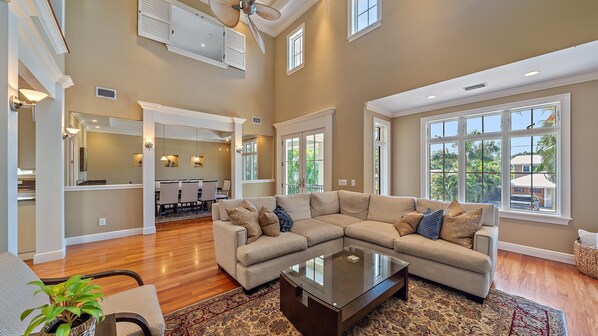 House, 4 Bedrooms | Living area