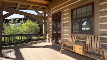 Cabin, 3 Bedrooms | Terrace/patio