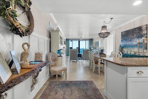 Lobby - 🏝️Stunning Beachfront Views-Pool-Navarre Towers 504🏝️ (Navarre Beach)
