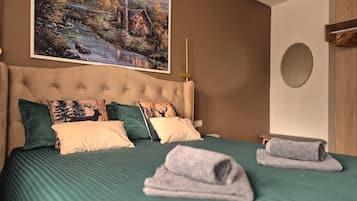 1 bedroom, iron/ironing board, WiFi, bed sheets