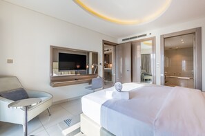 1 bedroom, in-room safe, iron/ironing board, free WiFi