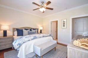 4 bedrooms, desk, iron/ironing board, WiFi