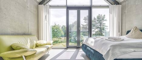 2 bedrooms, iron/ironing board, travel cot, free WiFi